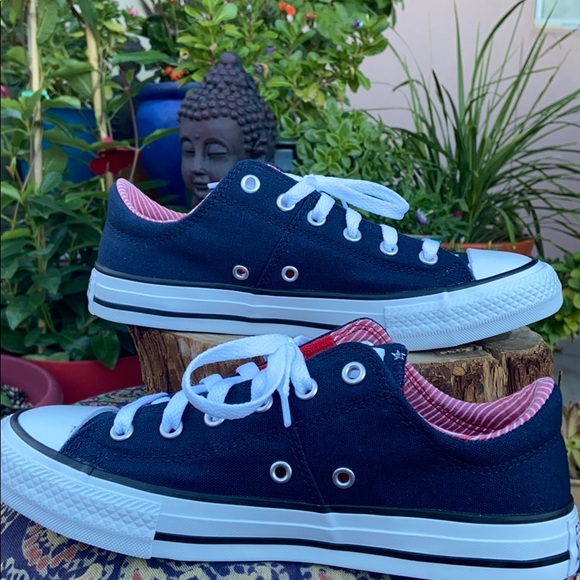 ⭐️ New Stars and Stripes Converse Sneakers Sz 6.5 - Picture 3 of 11